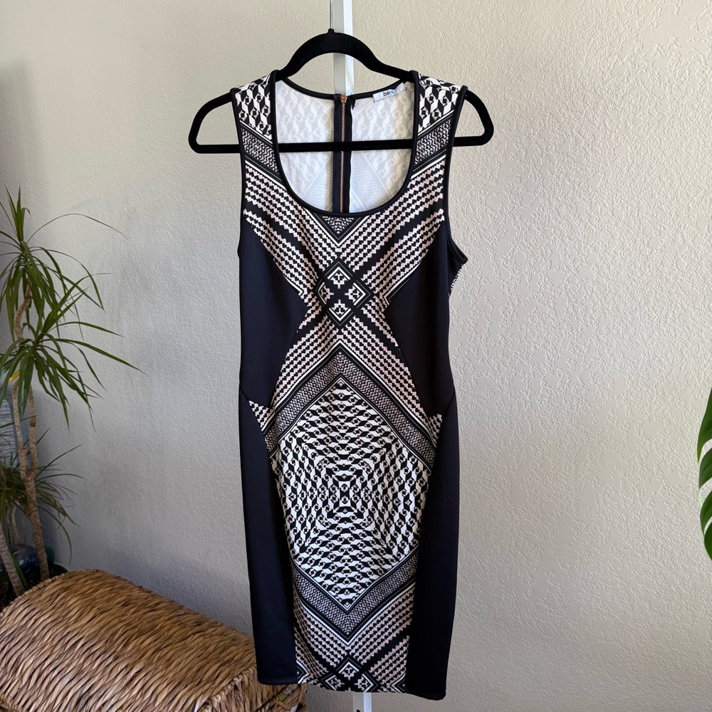 Bar III Black White Patterned Midi Dress Women's Size M Stretch Bodycon Classic